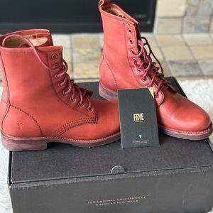 Frye Women’s Red Clay Veronica combat boots soft vintage leather